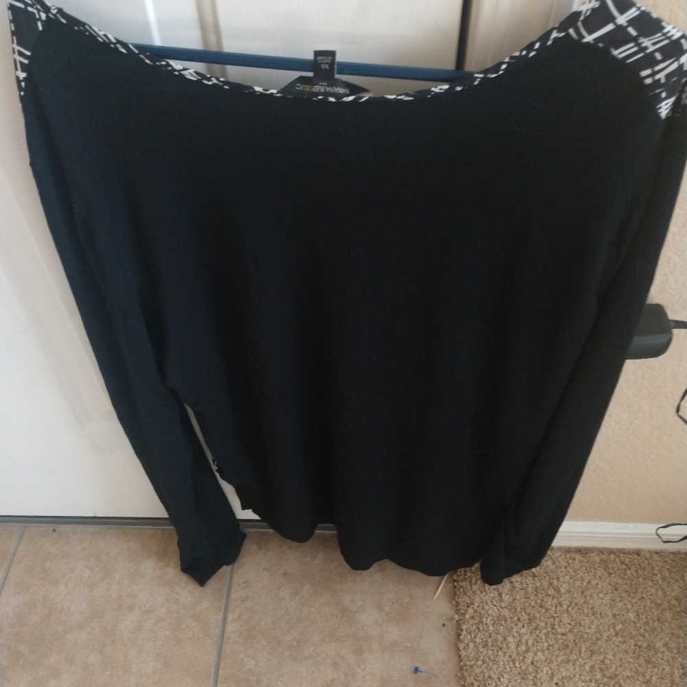 Banana Republic long sleeve women's shirt.